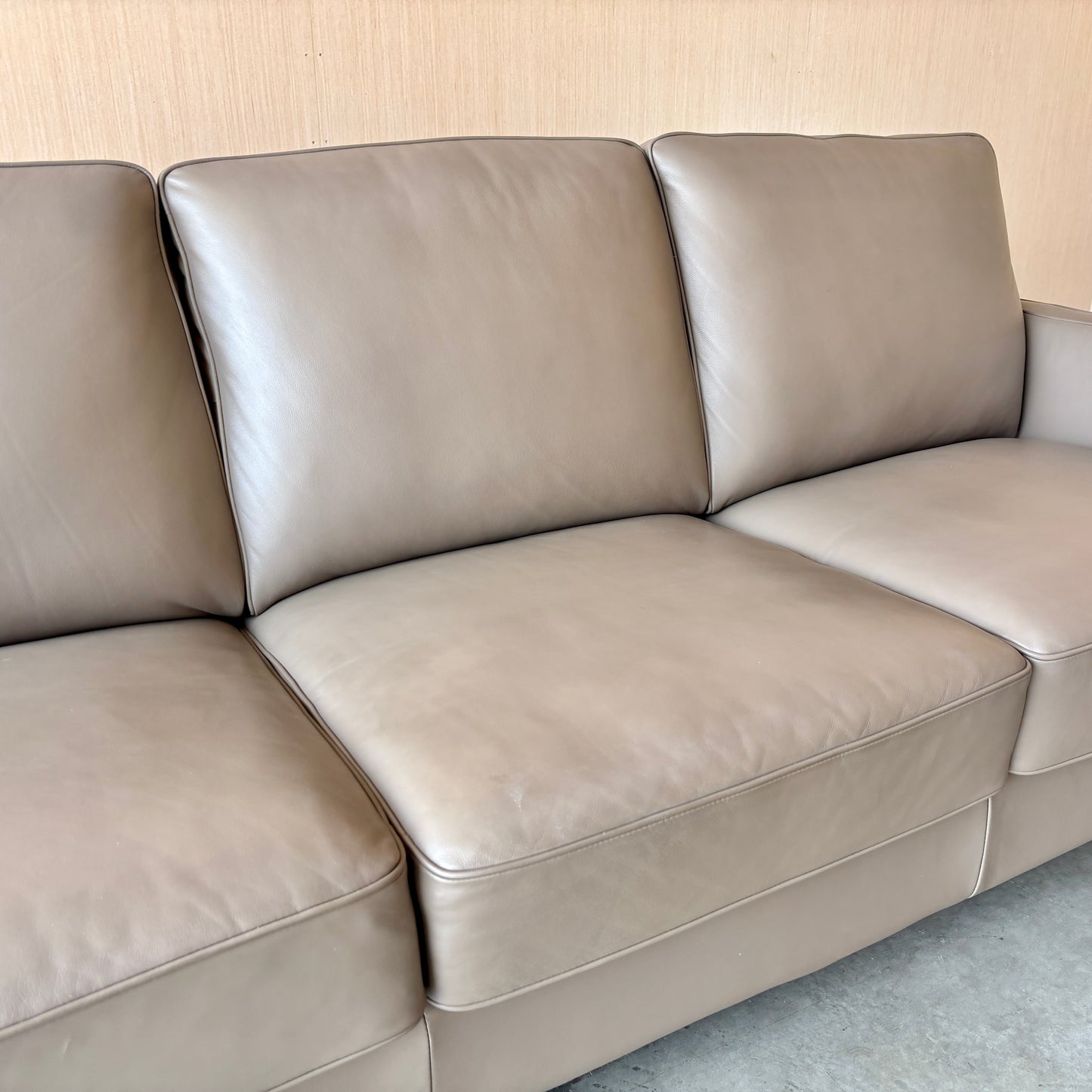Beautiful Leather Couch Set