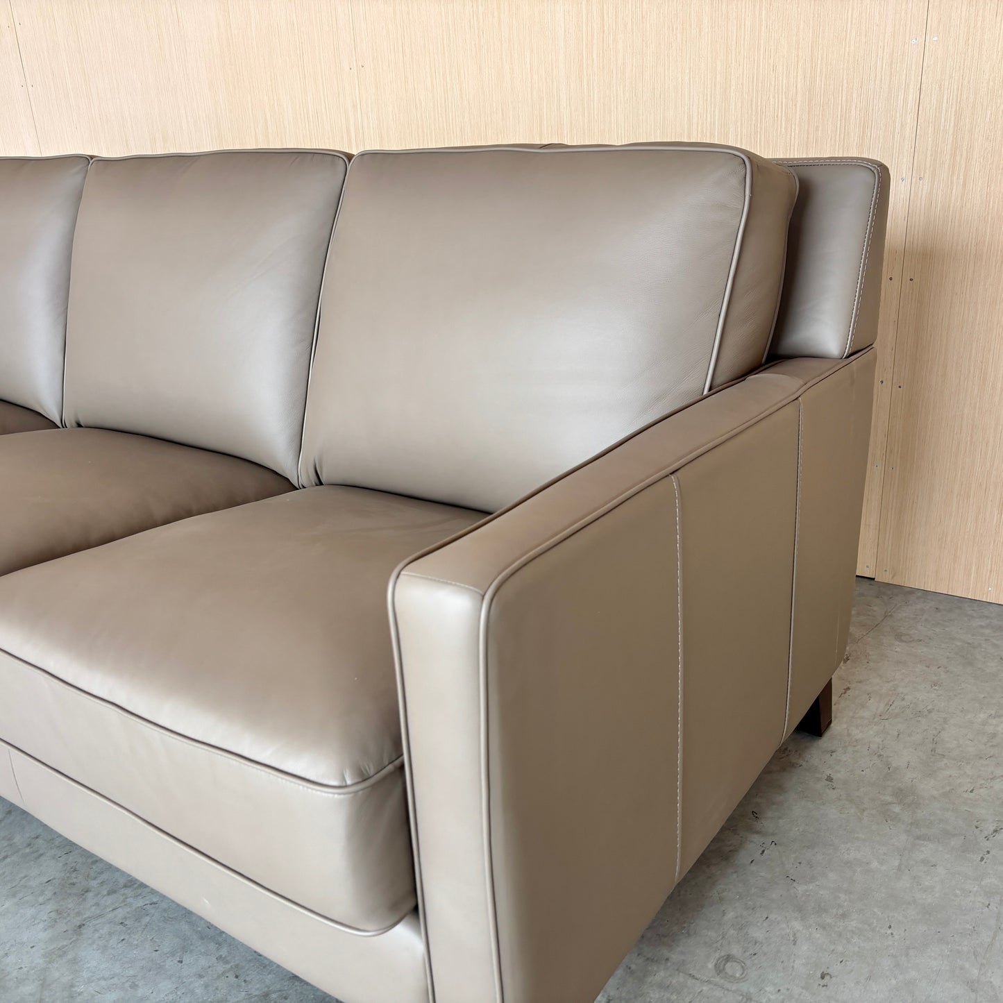 Beautiful Leather Couch Set