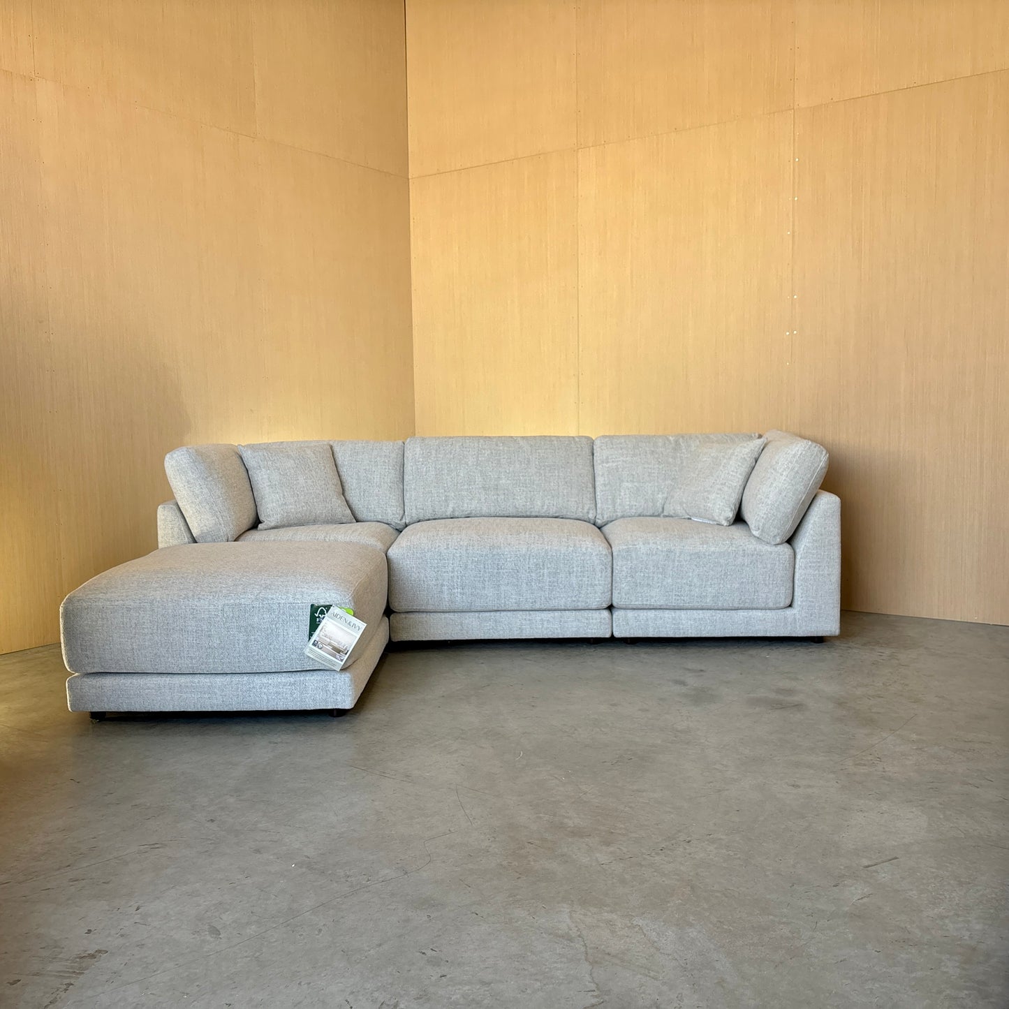 Beautiful 4-piece Fabric Modular Sectional