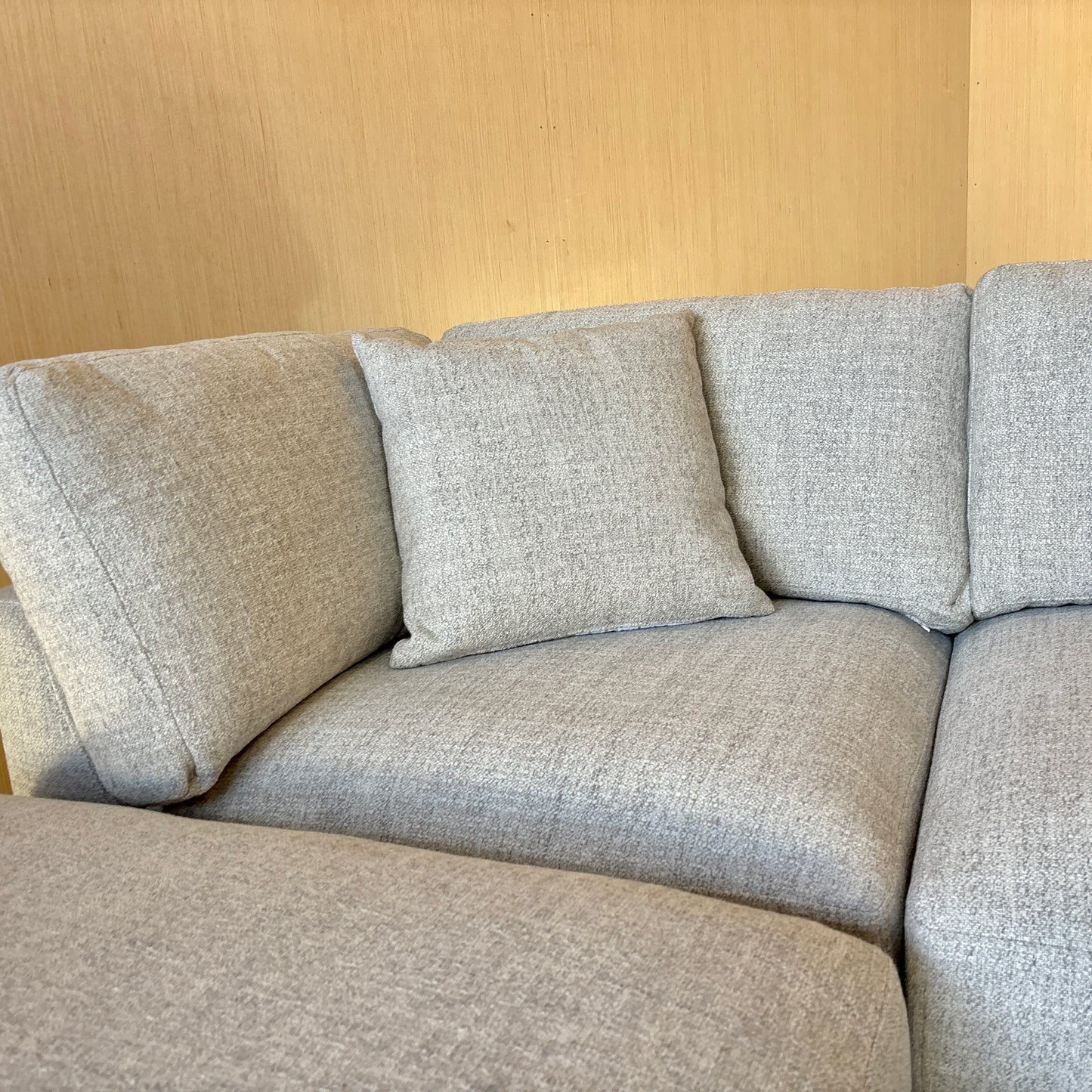 Beautiful 4-piece Fabric Modular Sectional