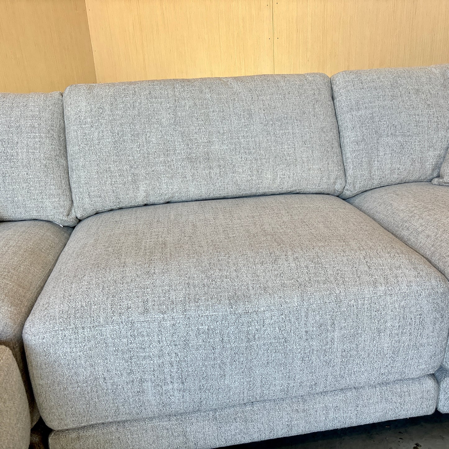 Beautiful 4-piece Fabric Modular Sectional