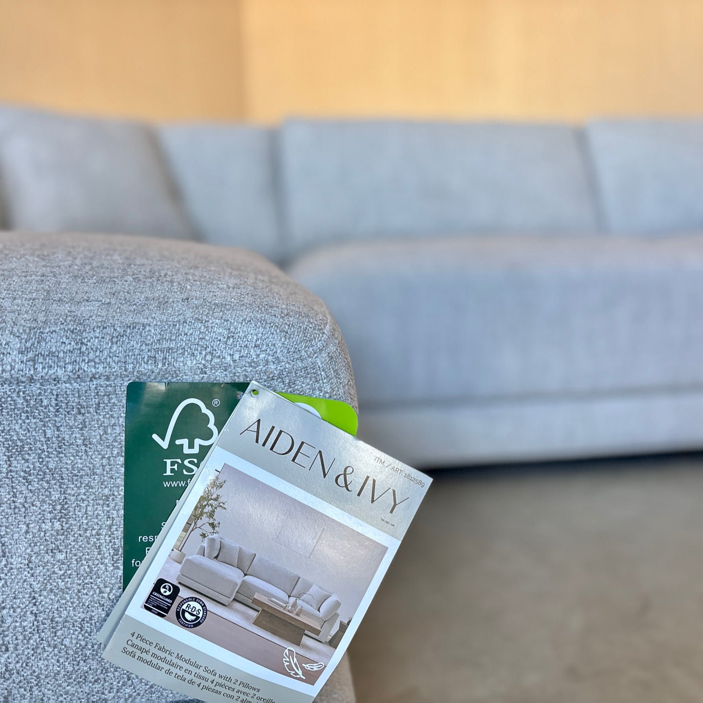 Beautiful 4-piece Fabric Modular Sectional