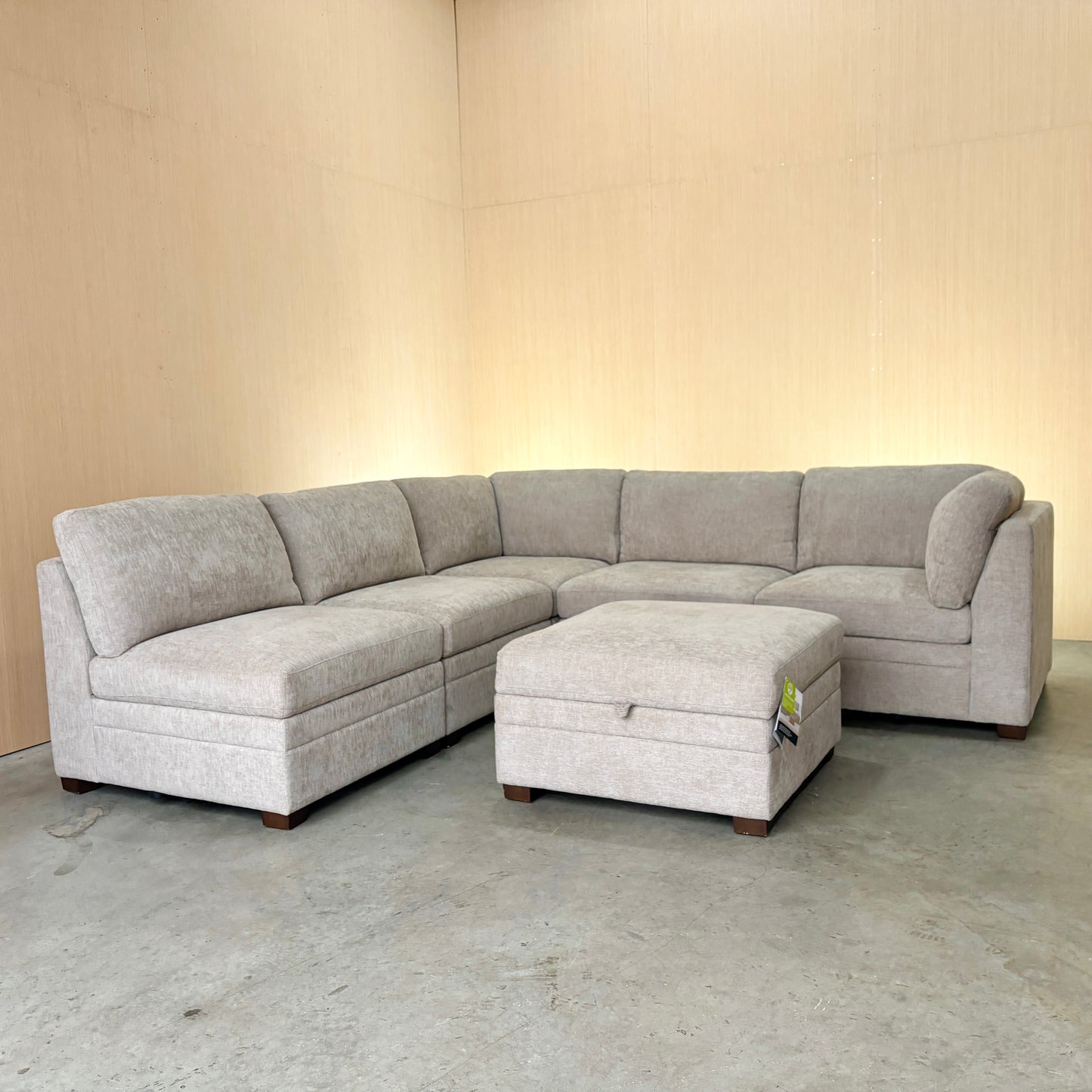 Thomasville Tisdale Modular Sectional 6-piece Taupe with Storage Ottoman