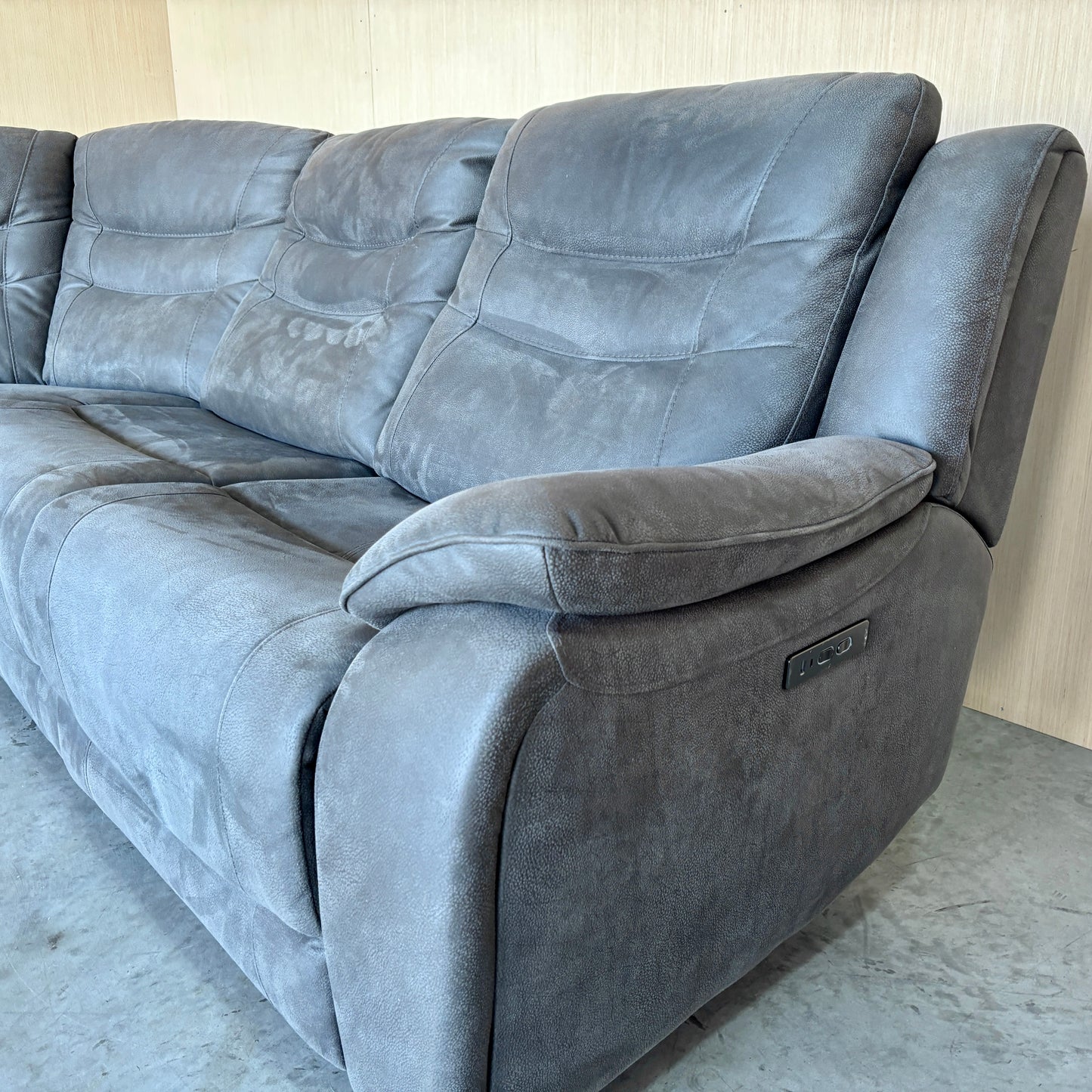 6-piece Fabric Power Reclining Sectional With Power Headrests