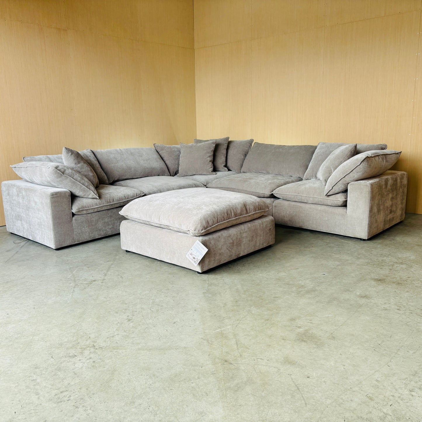 Sereen 6-piece Fabric Modular Sectional - Like New!