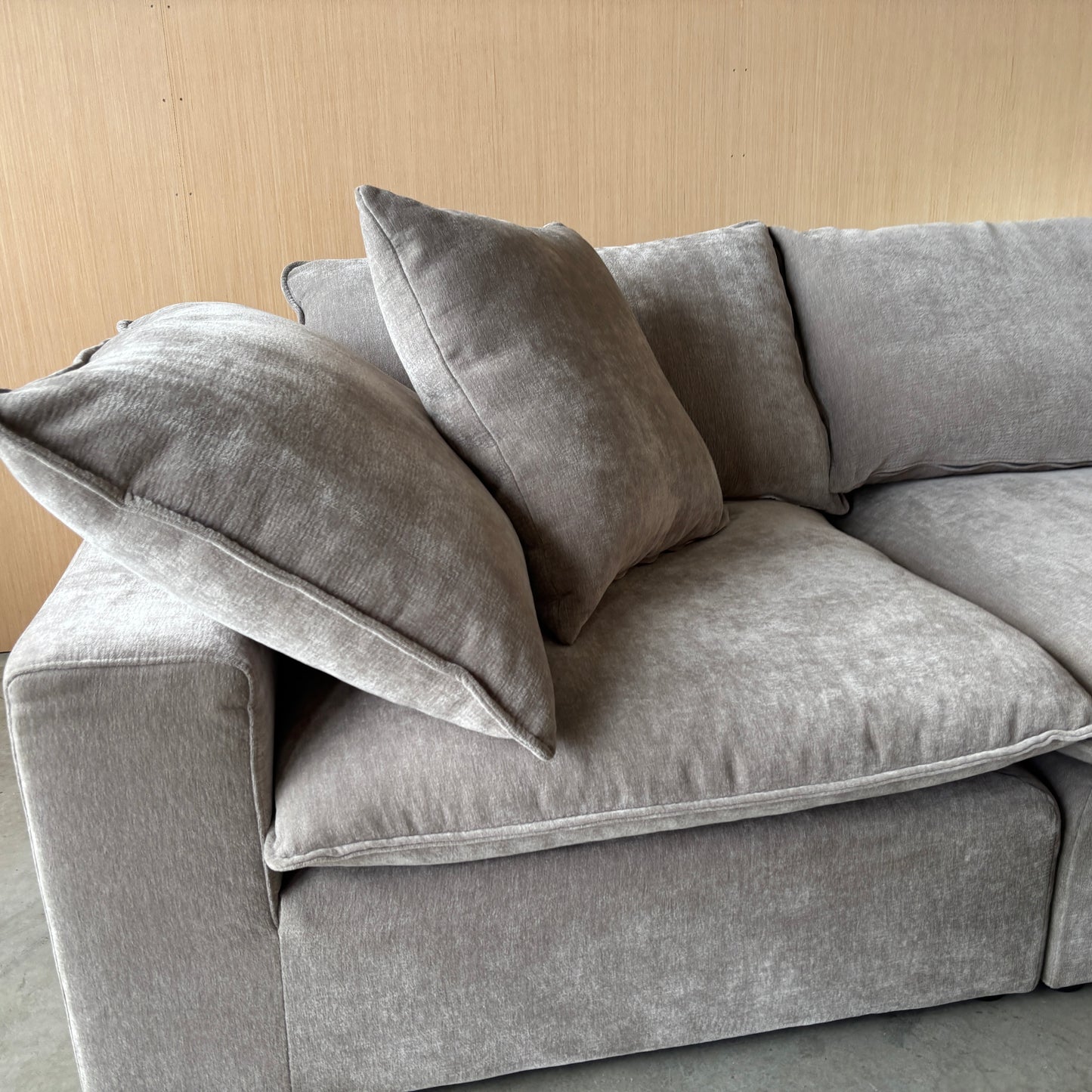 Sereen 6-piece Fabric Modular Sectional - Like New!