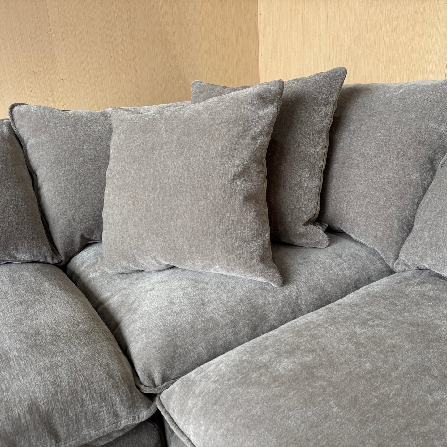 Sereen 6-piece Fabric Modular Sectional - Like New!