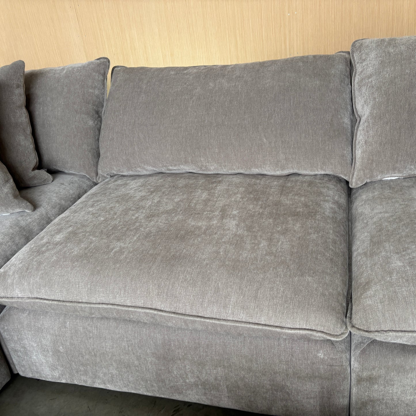 Sereen 6-piece Fabric Modular Sectional - Like New!