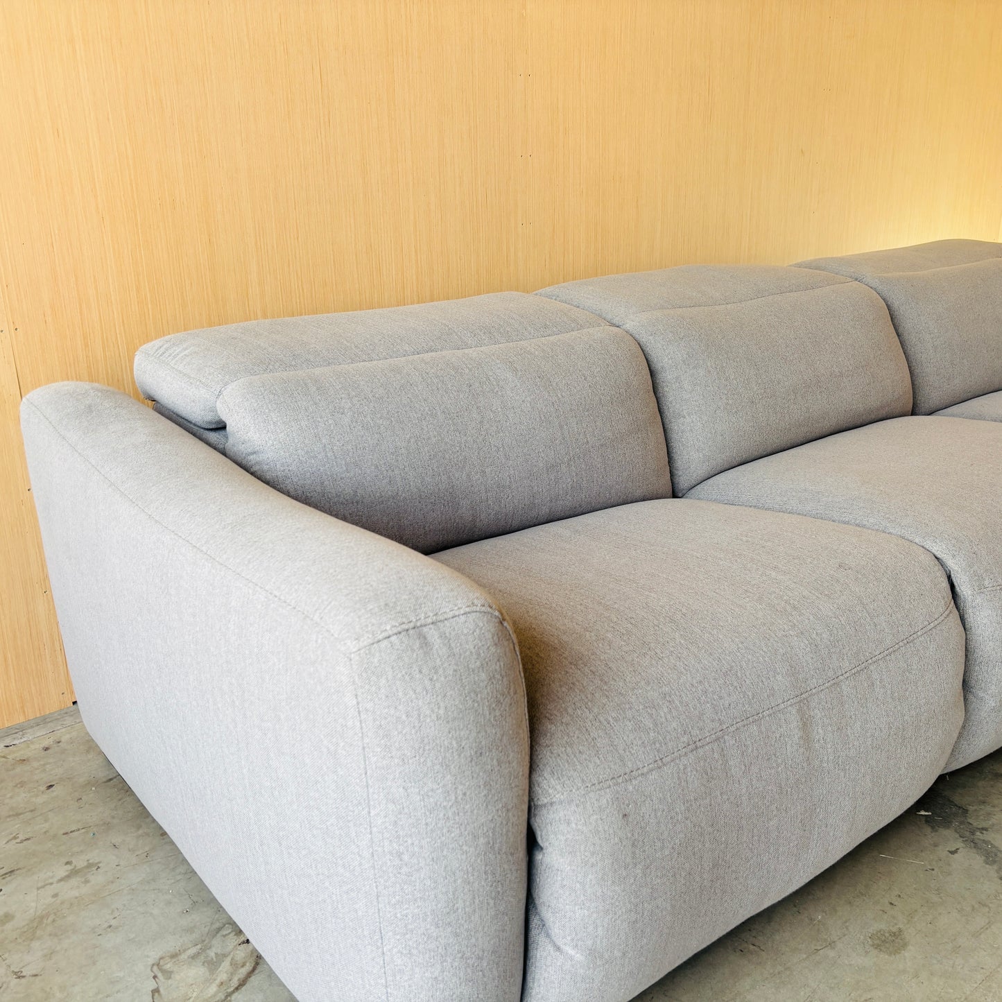 Gray 5-piece Power Reclining Fabric Sectional with 3 Power Headrests