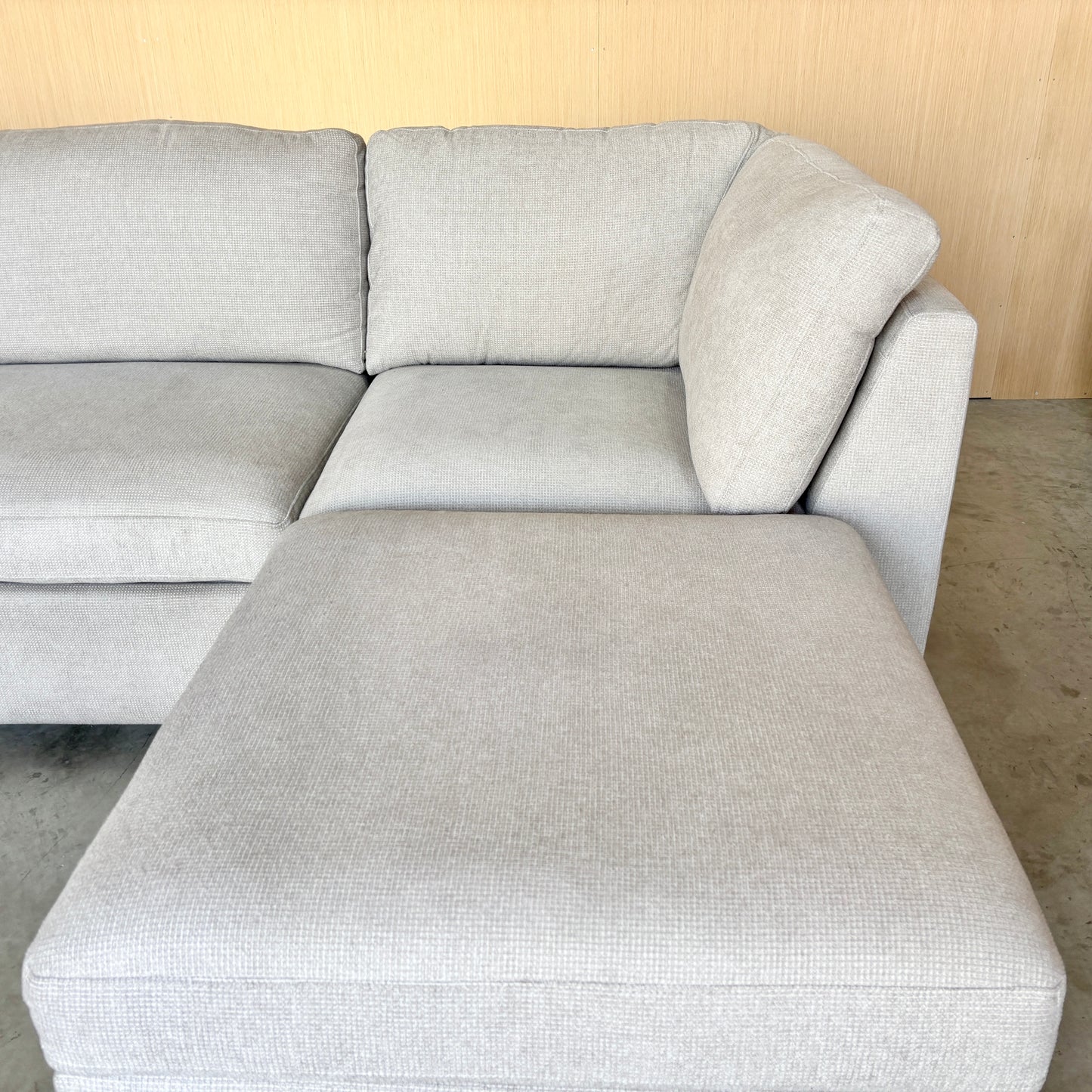 Thomasville Fabric Modular Sectional with 2 Power Footrests - Like New!