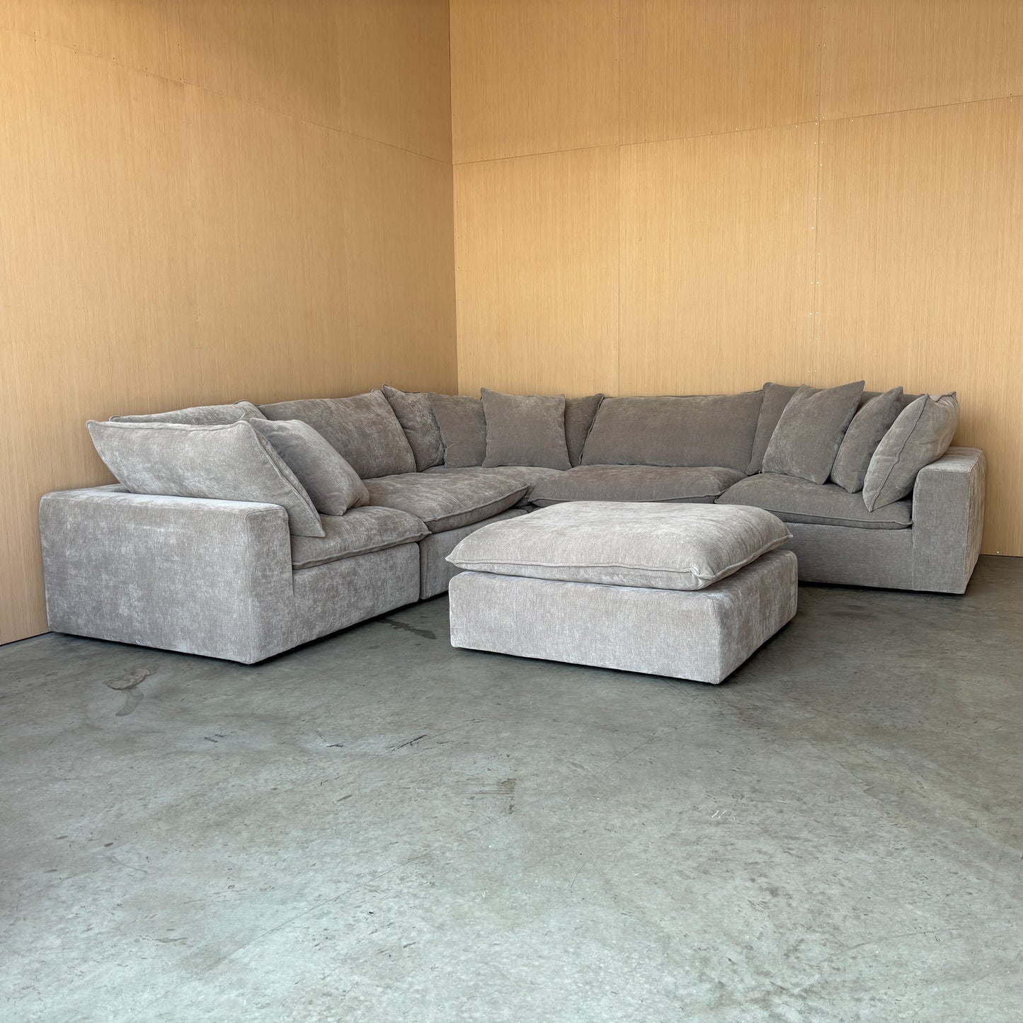 Sereen 6-piece Fabric Modular Sectional - Like New!