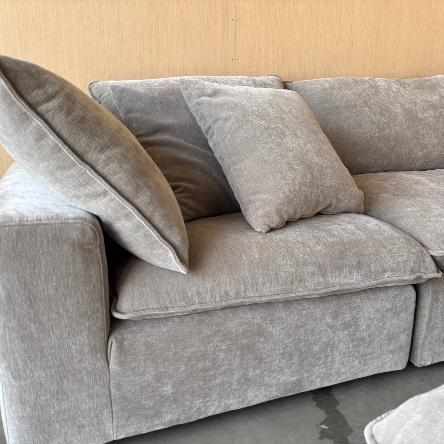 Sereen 6-piece Fabric Modular Sectional - Like New!