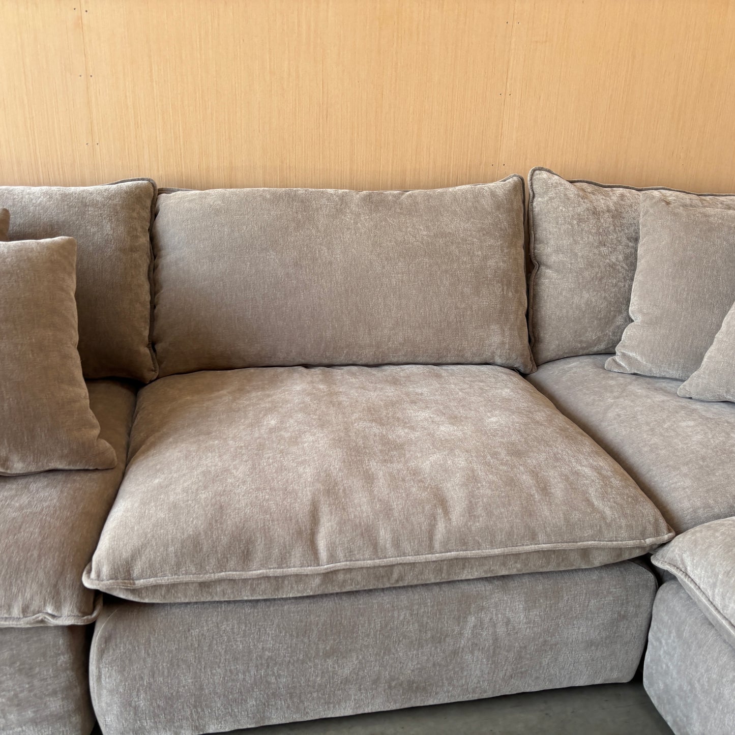 Sereen 6-piece Fabric Modular Sectional - Like New!