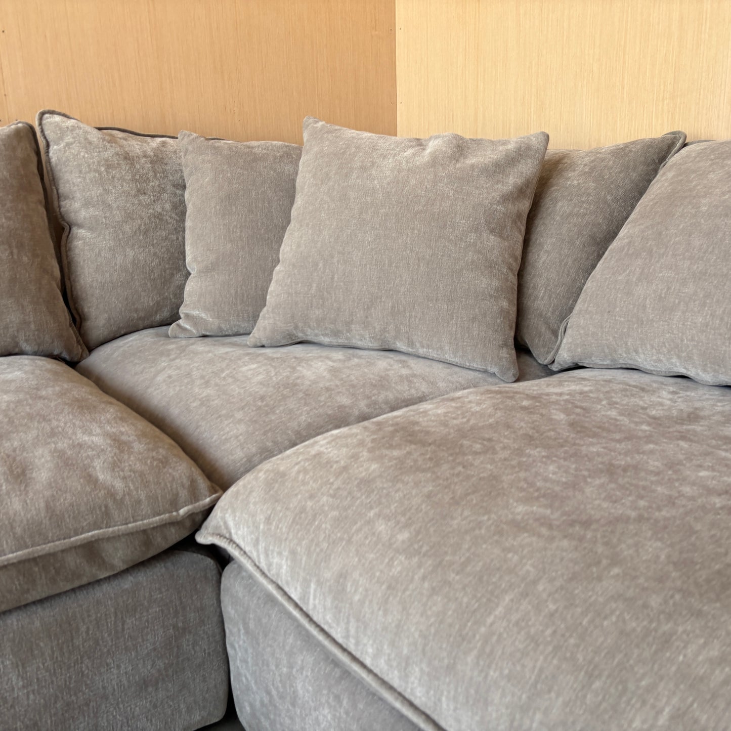 Sereen 6-piece Fabric Modular Sectional - Like New!