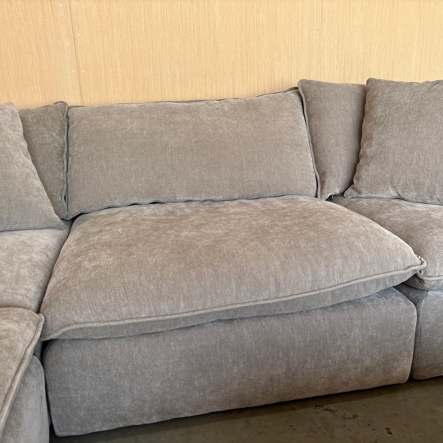 Sereen 6-piece Fabric Modular Sectional - Like New!