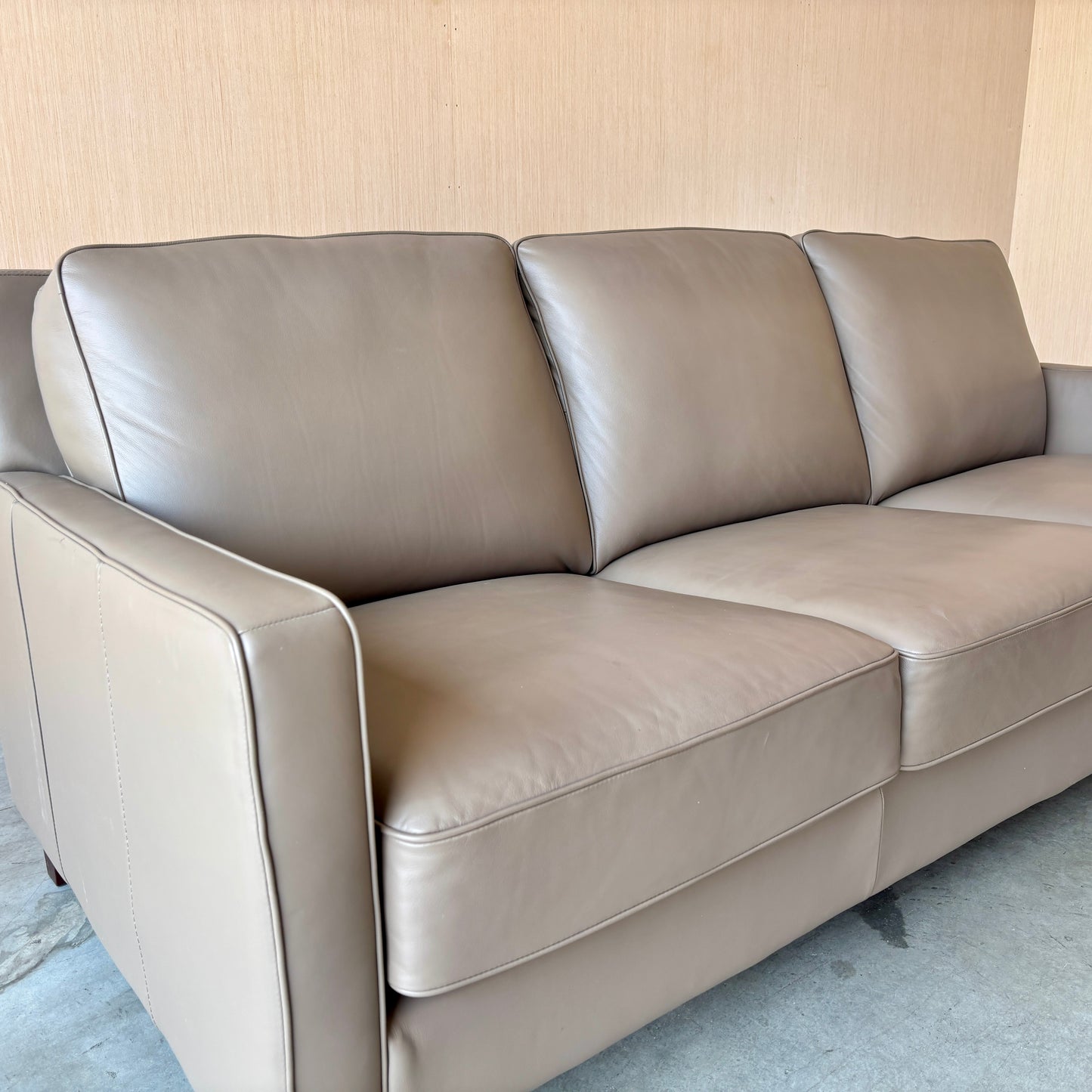 Beautiful Leather Couch Set